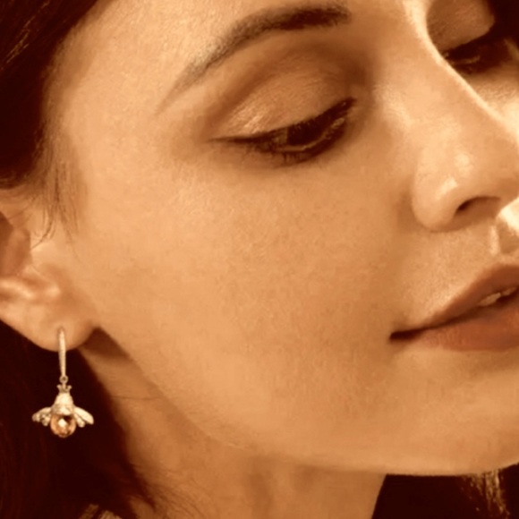 “Amber Abdomen Queen Bee” Faceted Tomenta Bumblebee Honeybee Victorian Earrings - Picture 10 of 16